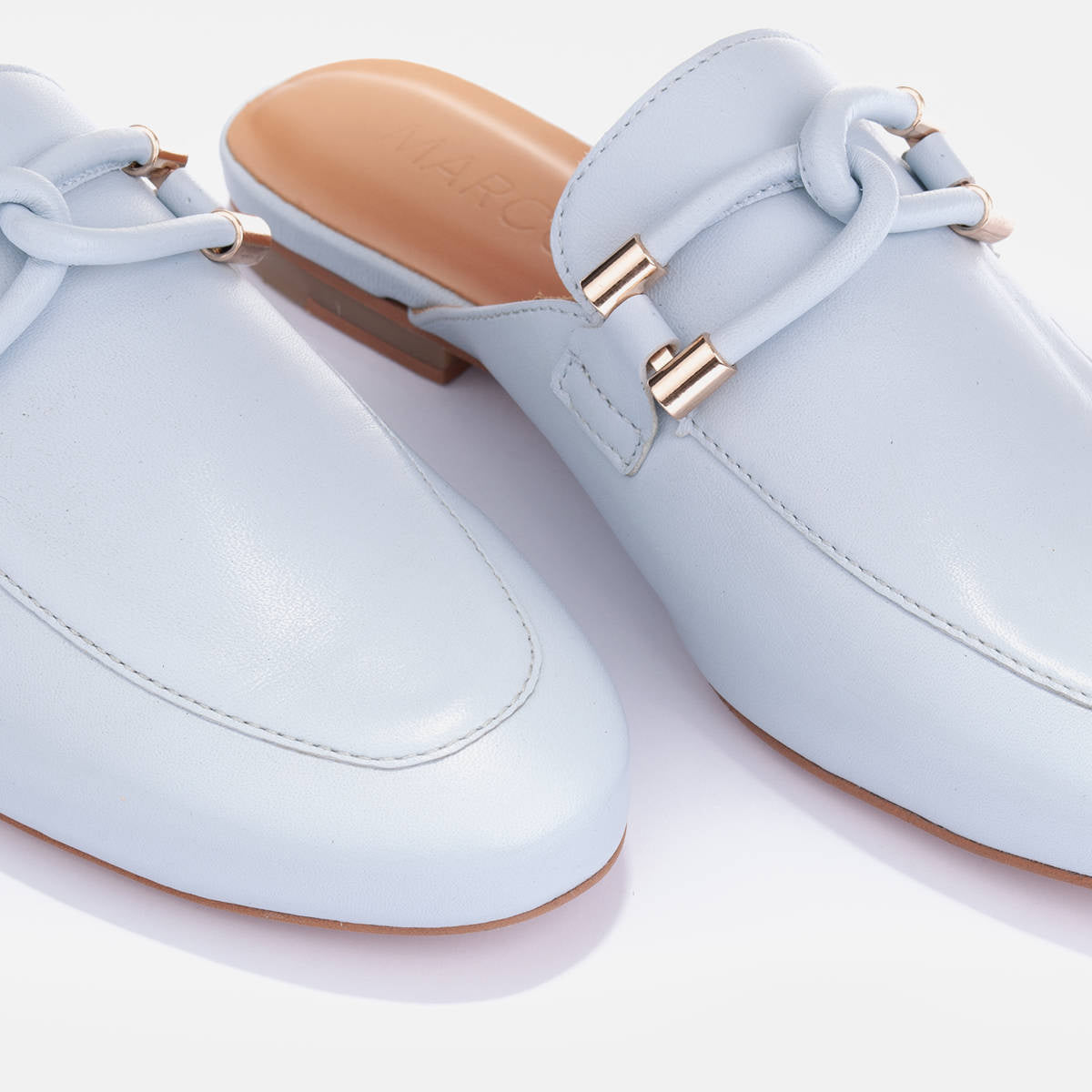 Klasyczne klapki mule - zdjęcie 6