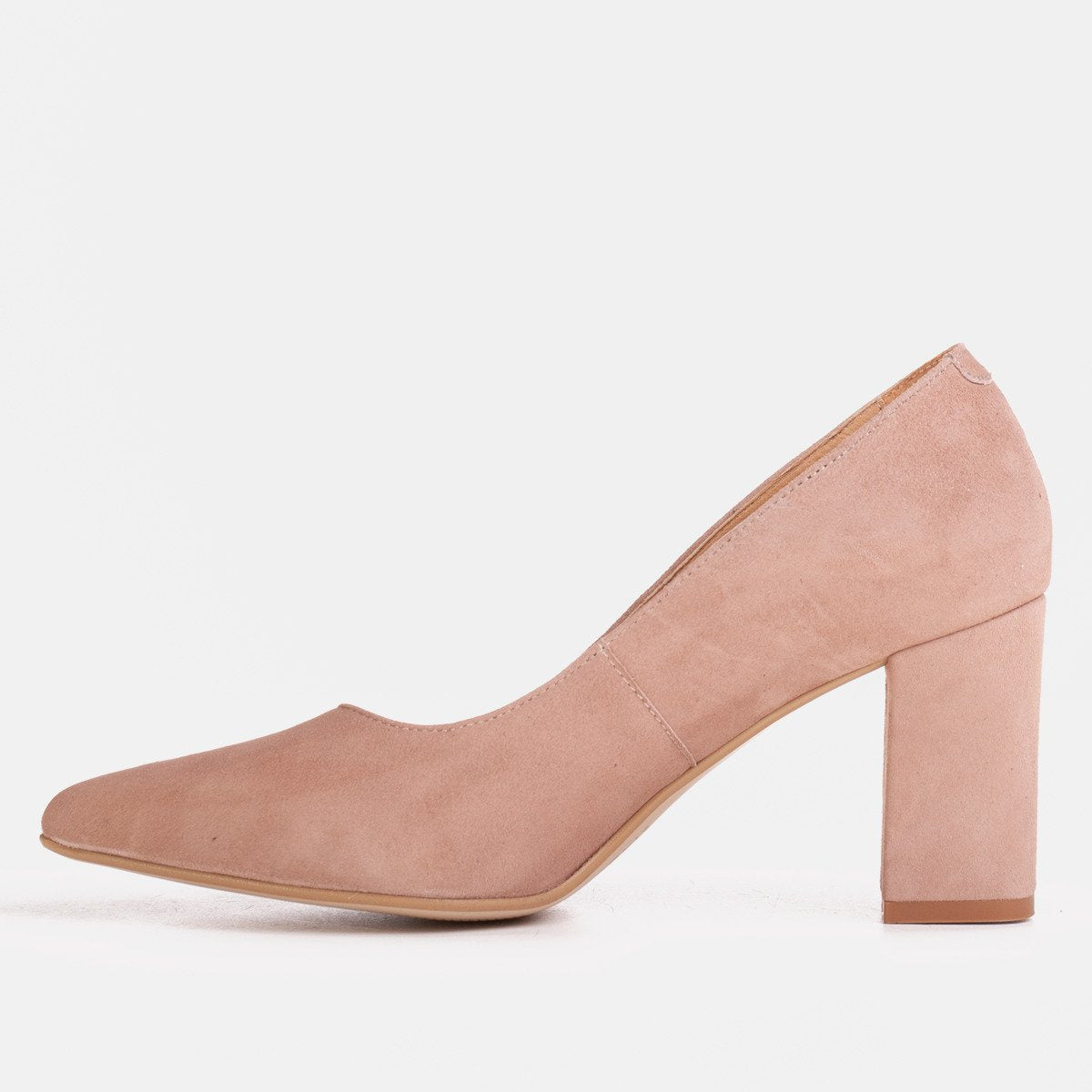 Czółenka z beżowej skóry zamszowej - zdjęcie 2