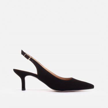 Summer pumps made of delicate black suede